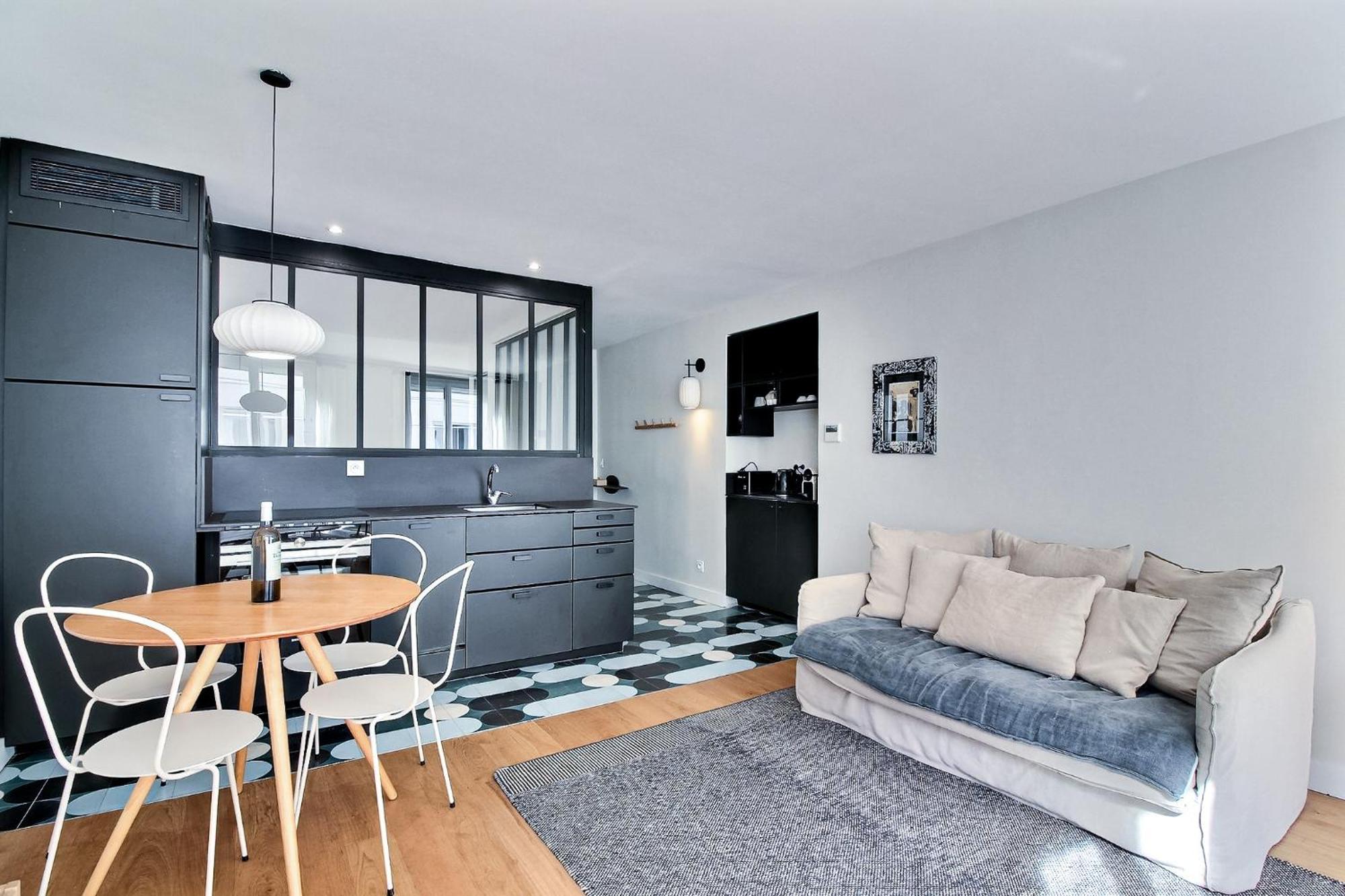 Parisian L Montorgueil *