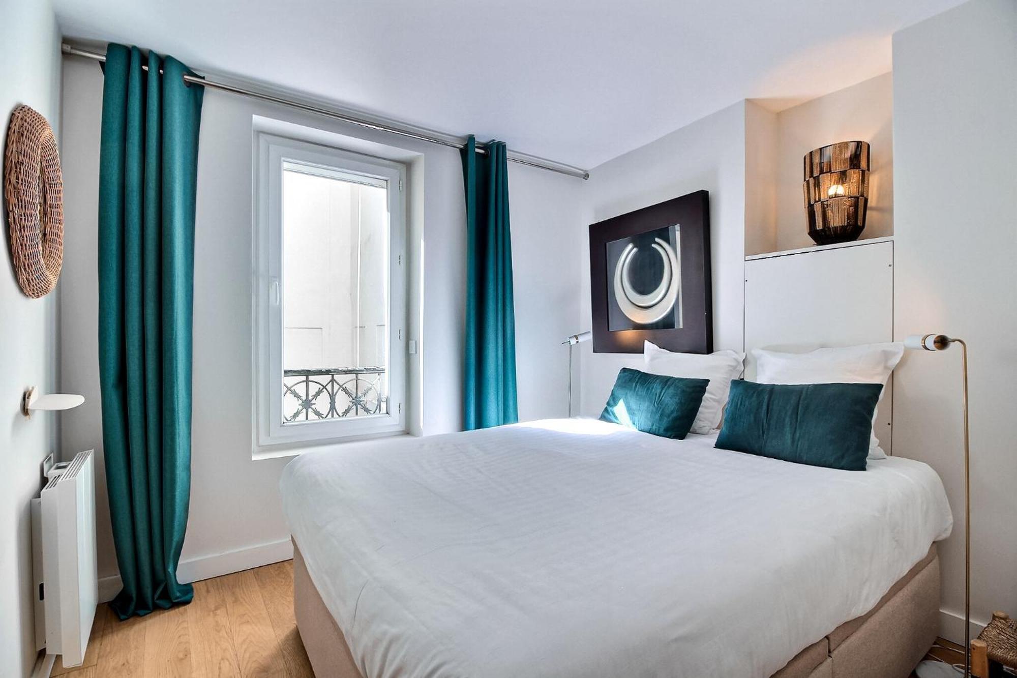 Parisian L Montorgueil Apartment *